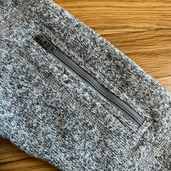 Patagonia Sweatshirt - Picture 7 of 11